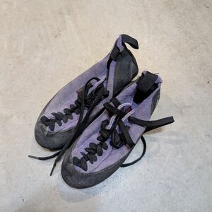 5 10 Stealth C4 Climbing Shoes Faded Purple Men's 7.5 Lace Up
